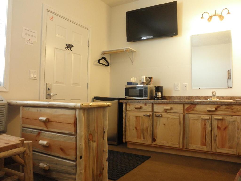 Bear's Den Lodge Shaunavon Kamer foto