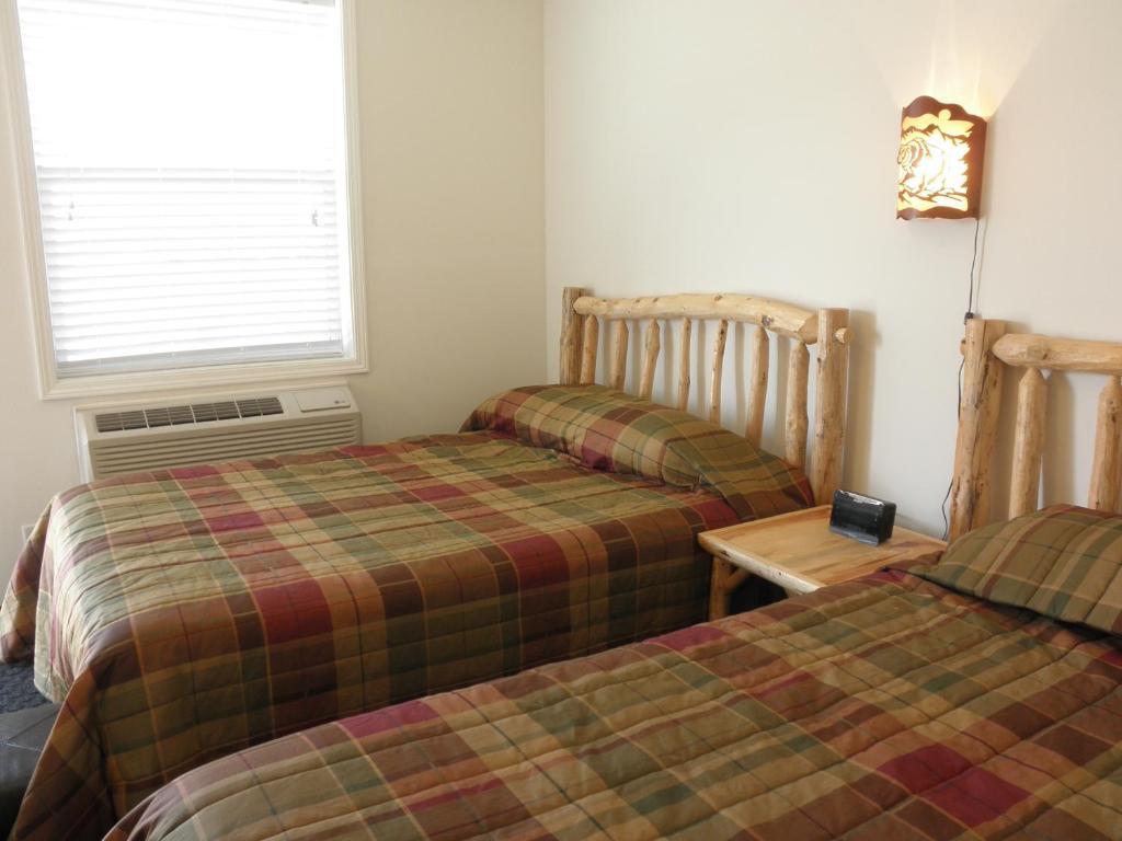 Bear's Den Lodge Shaunavon Kamer foto